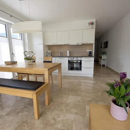 Ferienwohnungen Ebenzweier Apartment *