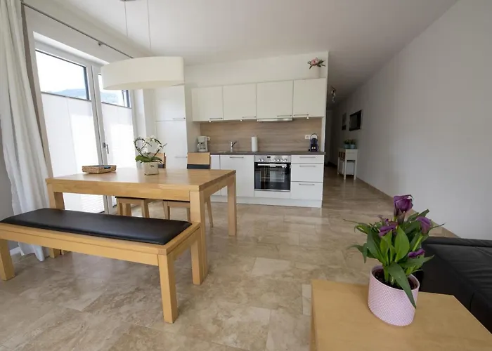 Ebenzweier Apartman *