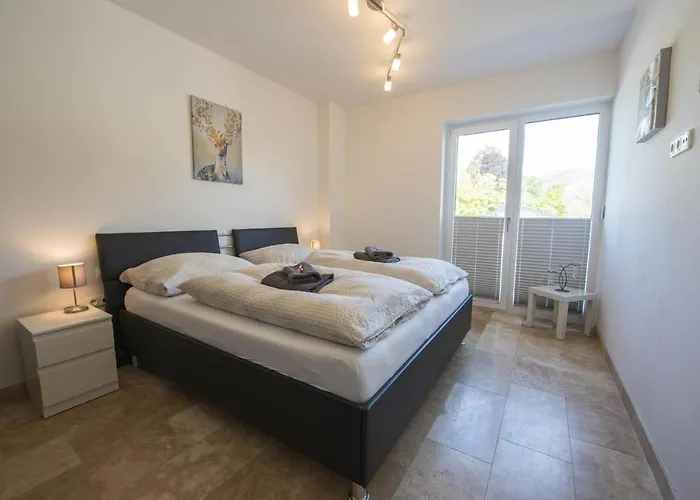 Ebenzweier Apartman *